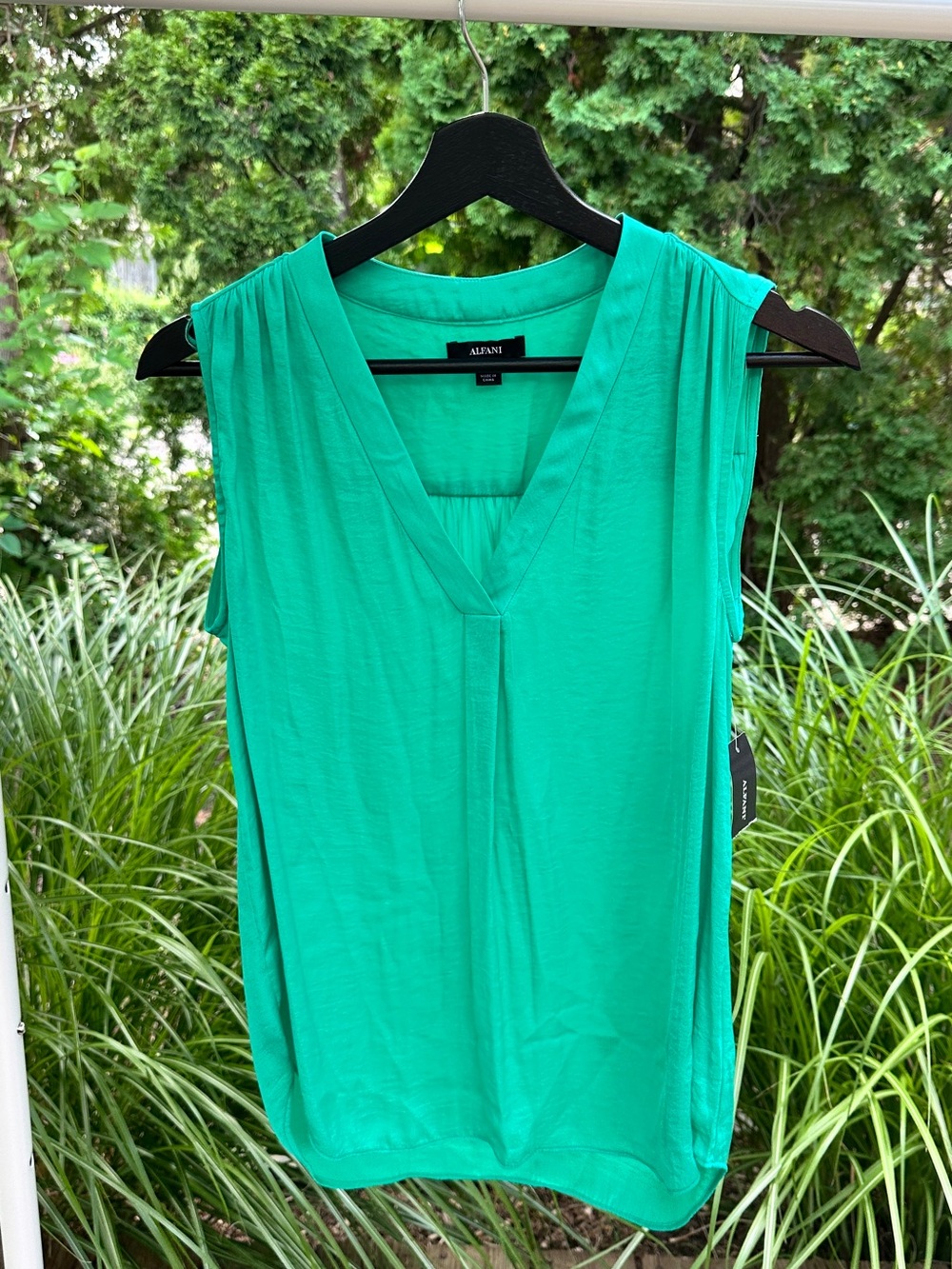 NWT Alfani Sleeveless V-Neck Blouse in Teal Green Size Small